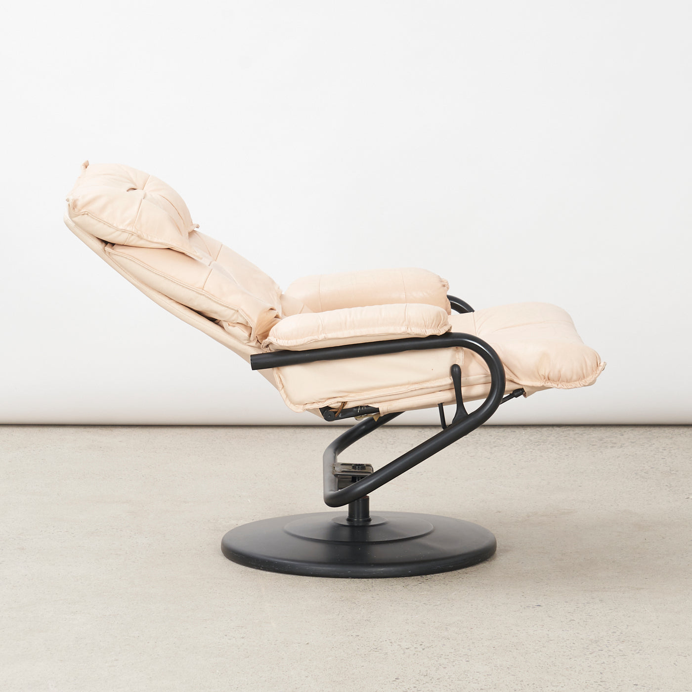 Vintage Reclining Leather Lounge Chair & Ottoman by Palliser, USA