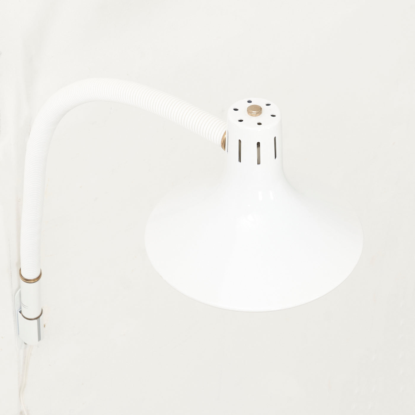 Vintage Wall-Mounted Gooseneck Lamp
