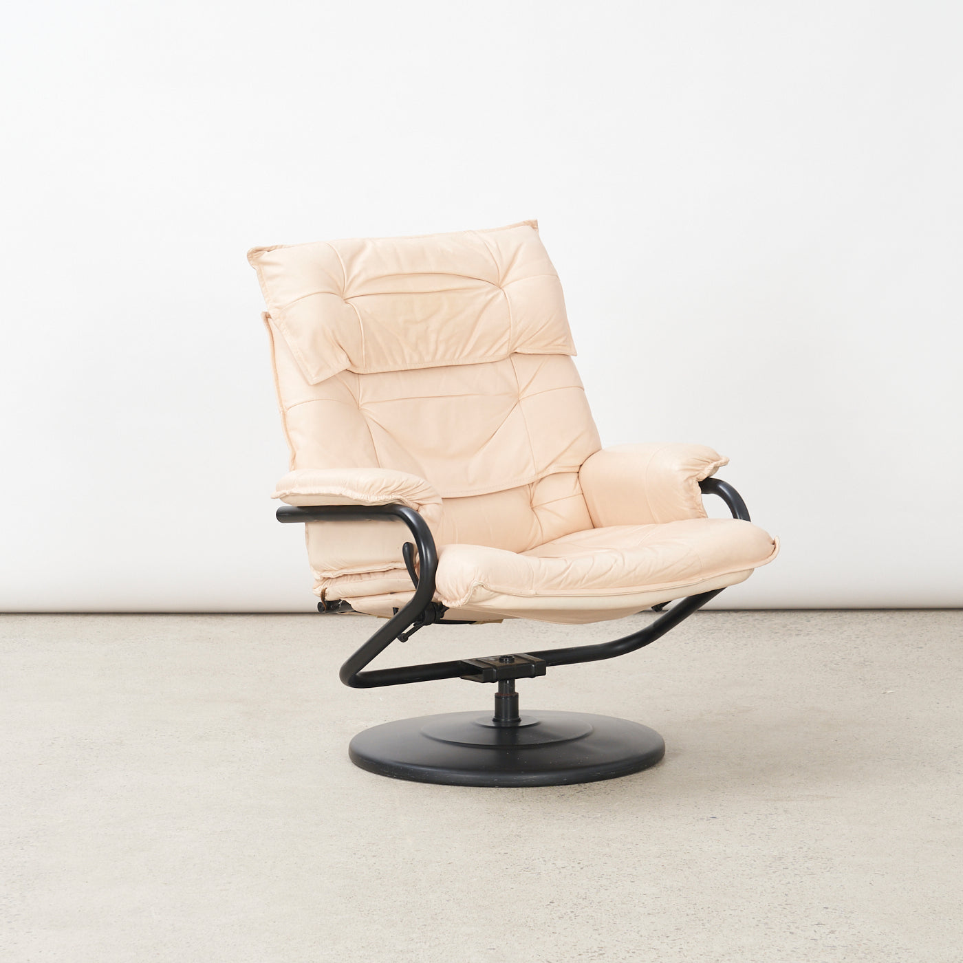 Vintage Reclining Leather Lounge Chair & Ottoman by Palliser, USA