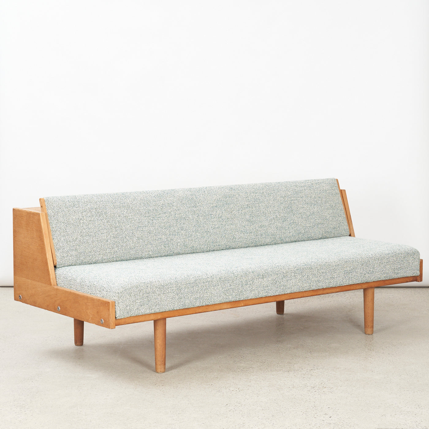 台*ー様 066 BAUM UND PFERDGARTEN 厚手 ストレッチ デ Oak GE6 Daybed by Hans Wegner for Getama, Denmark – Guff Furniture