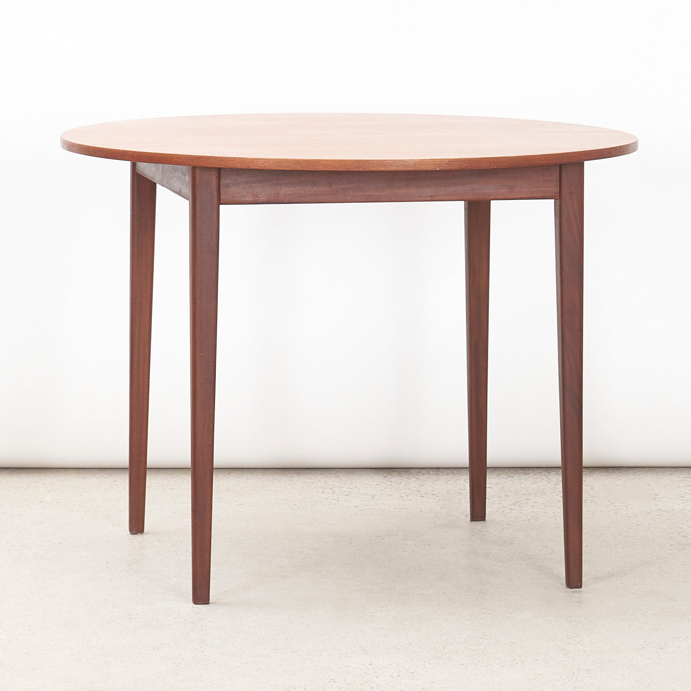 Round Teak Dining Table – Guff Furniture