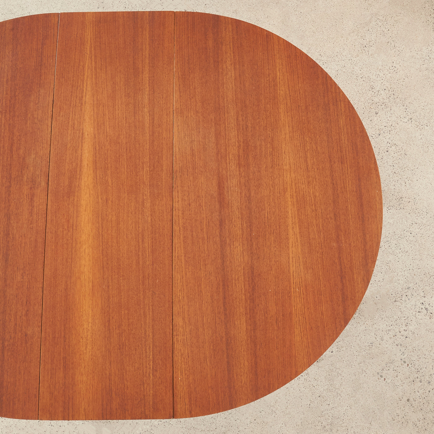 Round Teak Dining Table – Guff Furniture