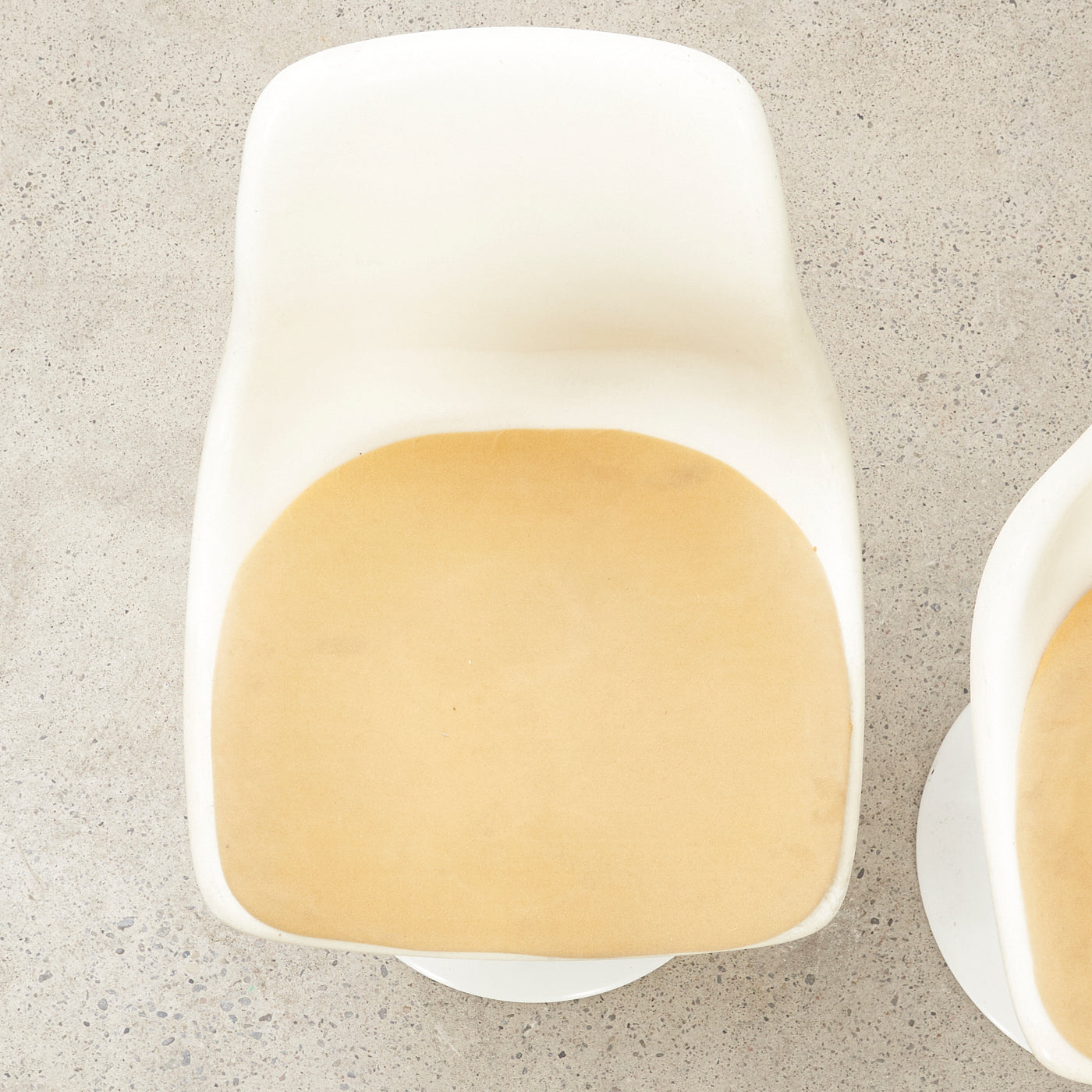 Set of 6 Vintage Fiberglass 'Tulip' Chairs w/ Swivel Base