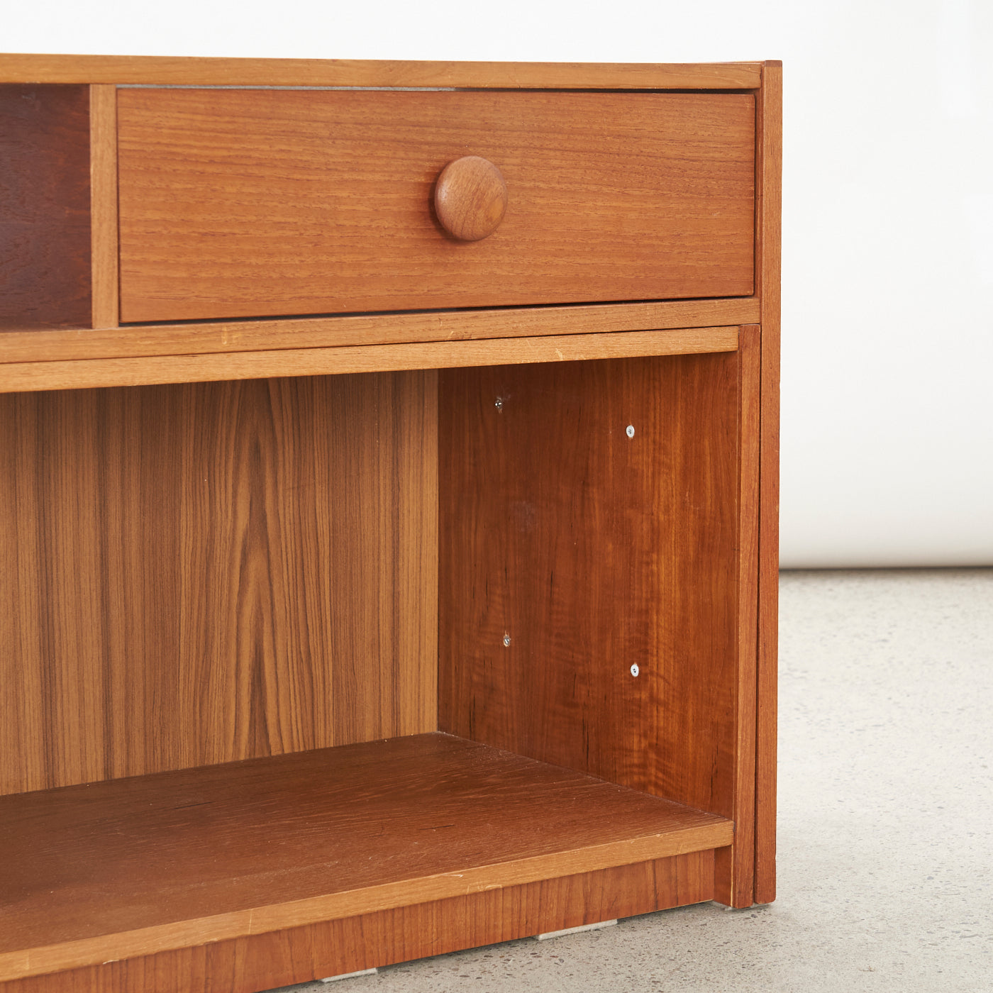 Teak Media Unit