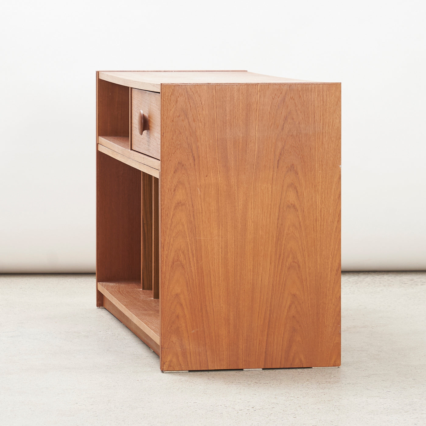 Teak Media Unit