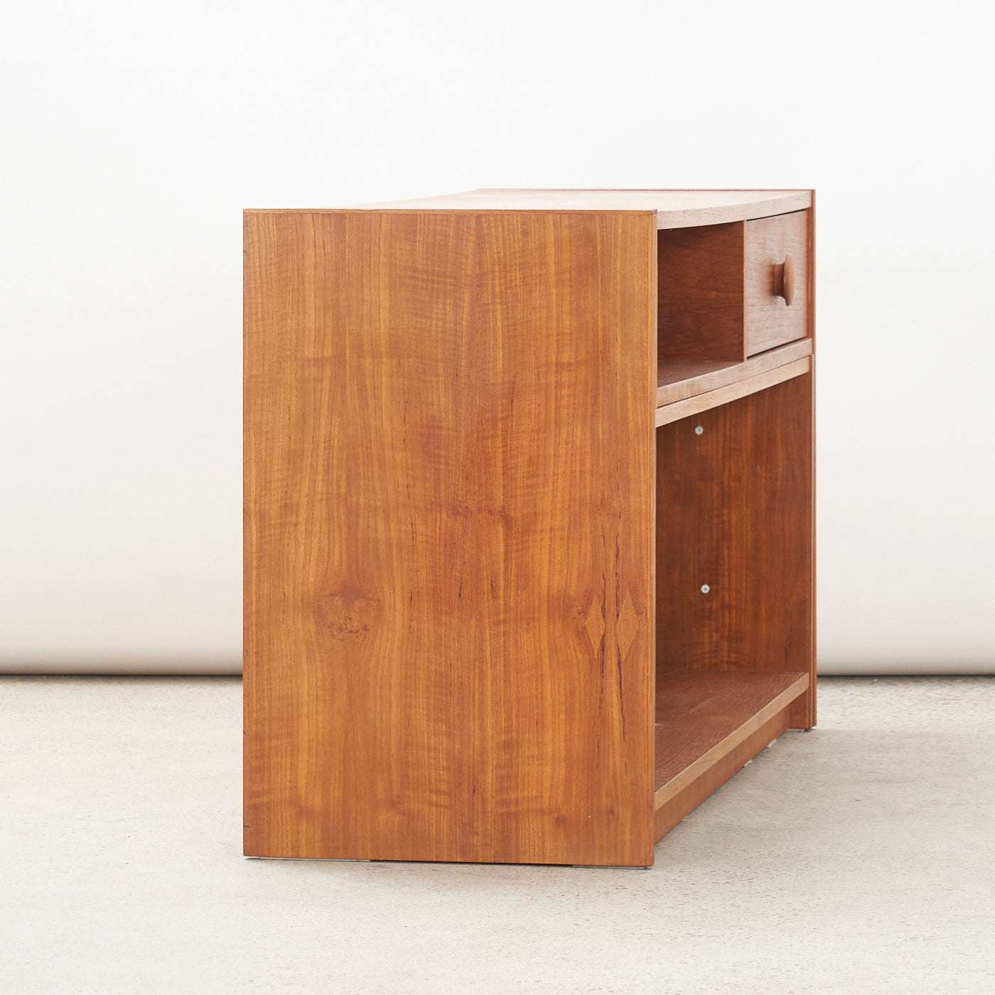 Teak Media Unit