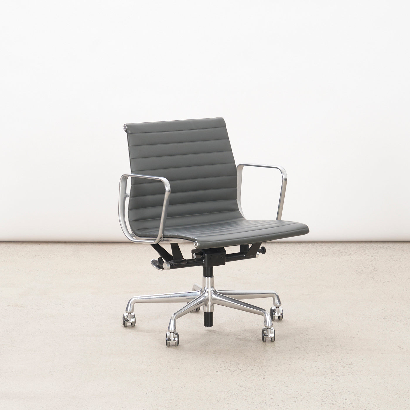 Gray Leather Eames Management Chair for Herman Miller