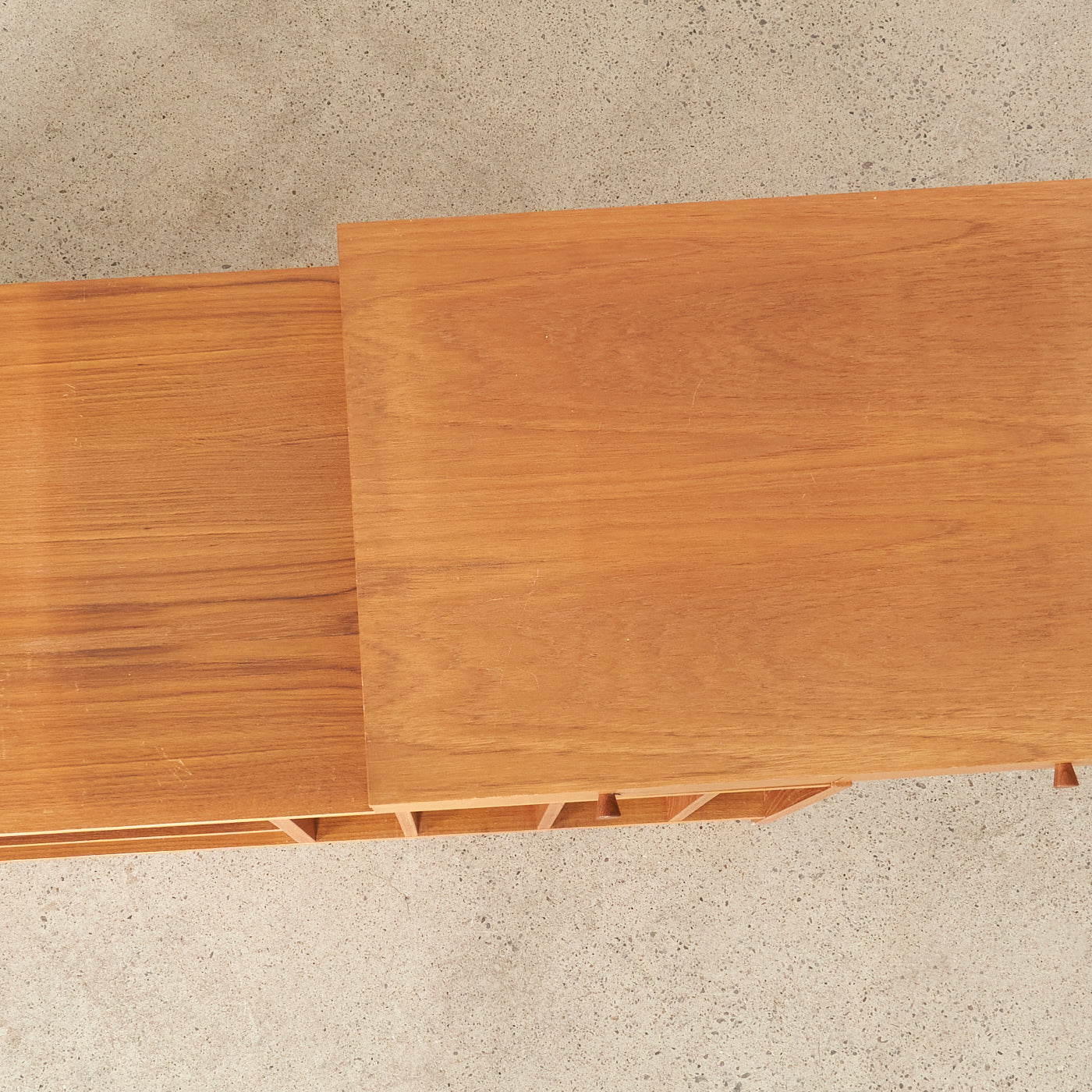 Expandable Teak Media Unit