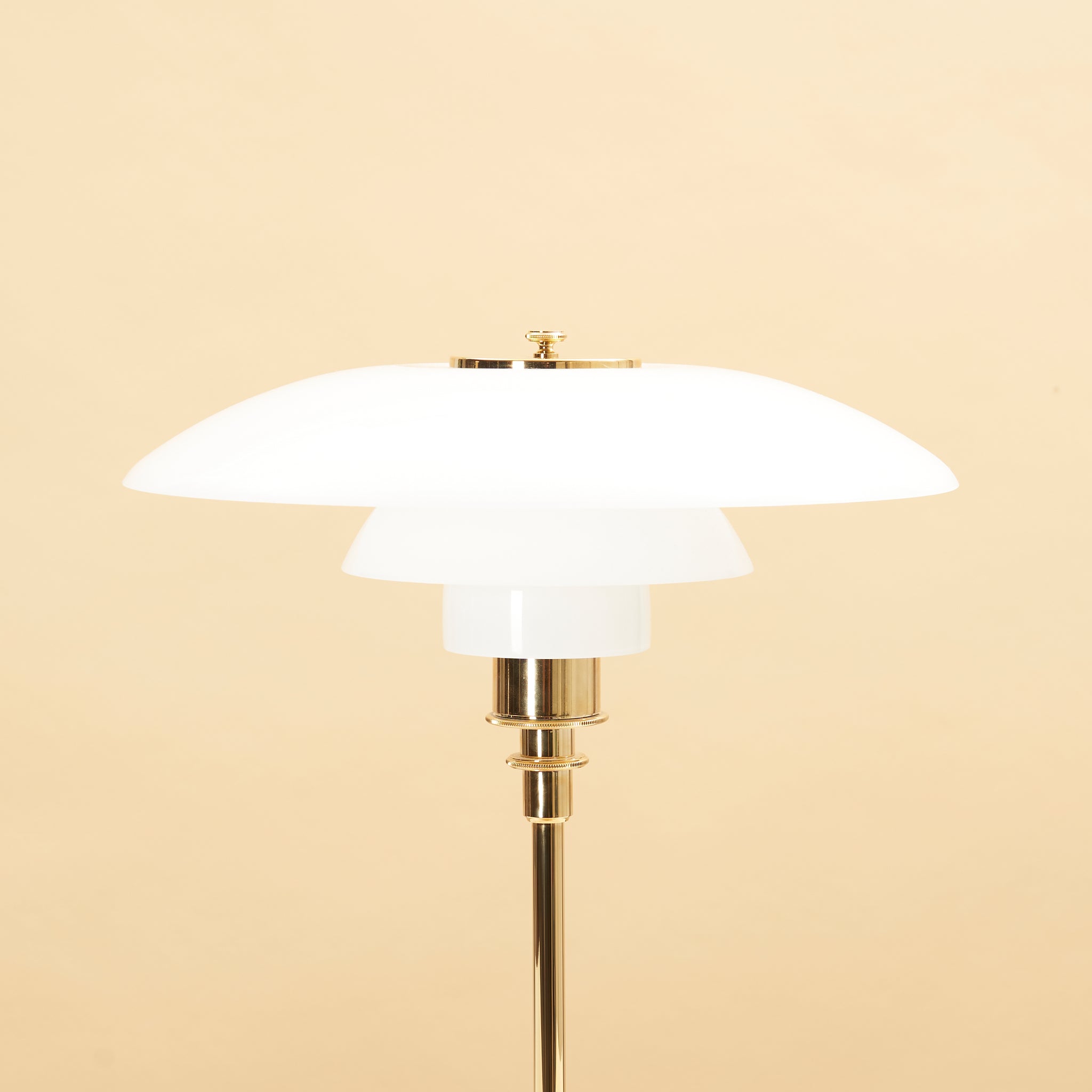 'PH 3/2' Table Lamp by Poul Henningsen for Louis Poulsen. Brass Frosted Glass Vintage lighting. Danish design. Mid-century modern. Scandinavian modern.