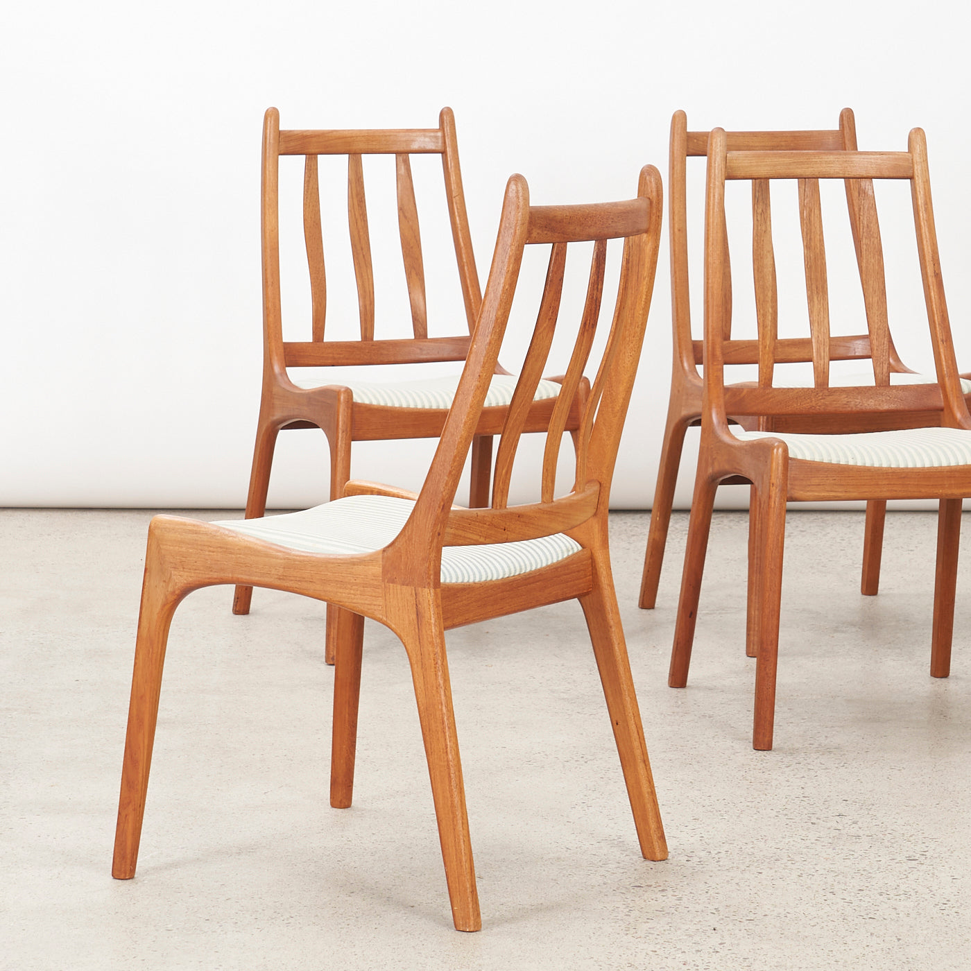 Set of 4 Teak Dining Chairs
