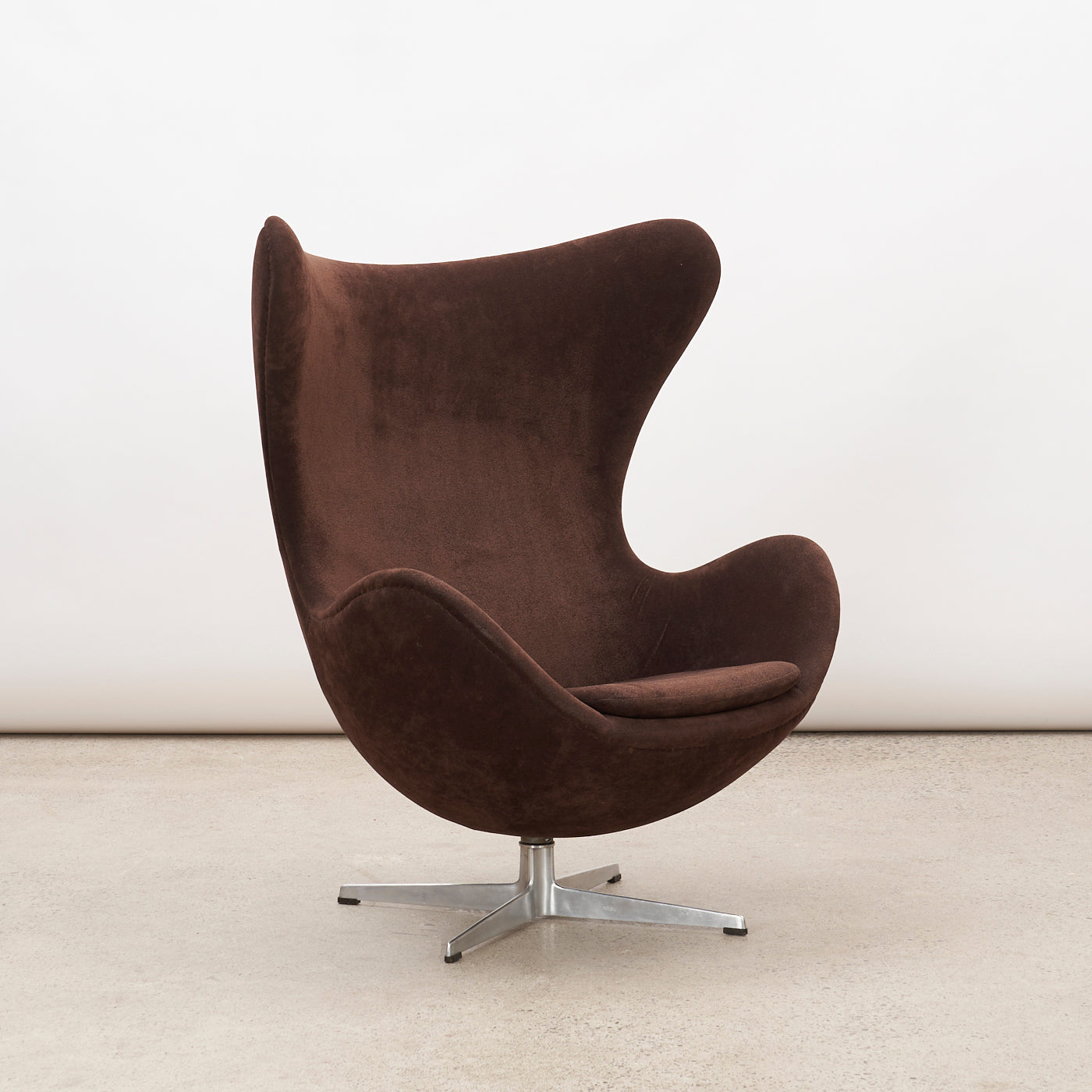 '60s era 'Egg' Chair & Ottoman by Arne Jacobsen for Fritz Hansen, Denmark