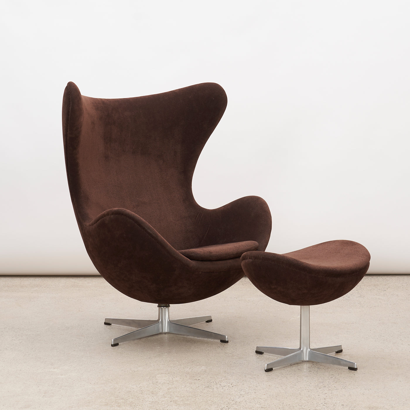 '60s era 'Egg' Chair & Ottoman by Arne Jacobsen for Fritz Hansen, Denmark