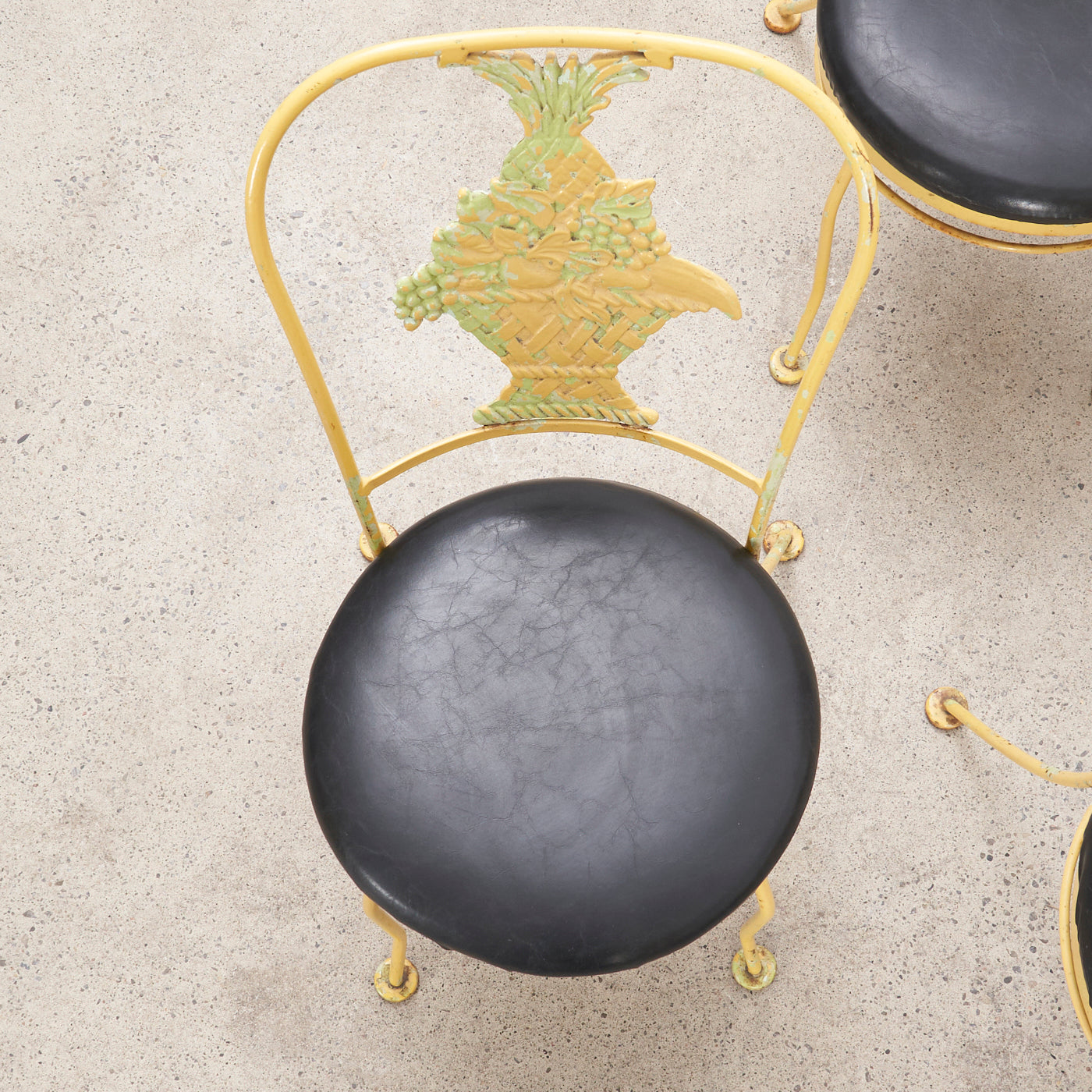 Wrought Iron Patio Set w/ Fruit Bowl Motif