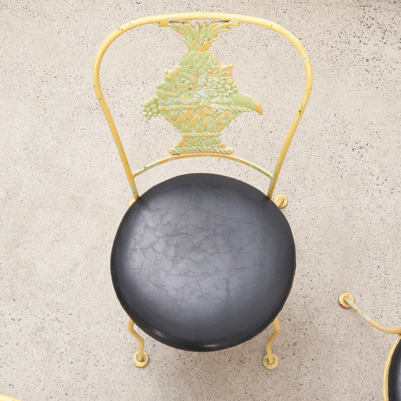 Wrought Iron Patio Set w/ Fruit Bowl Motif