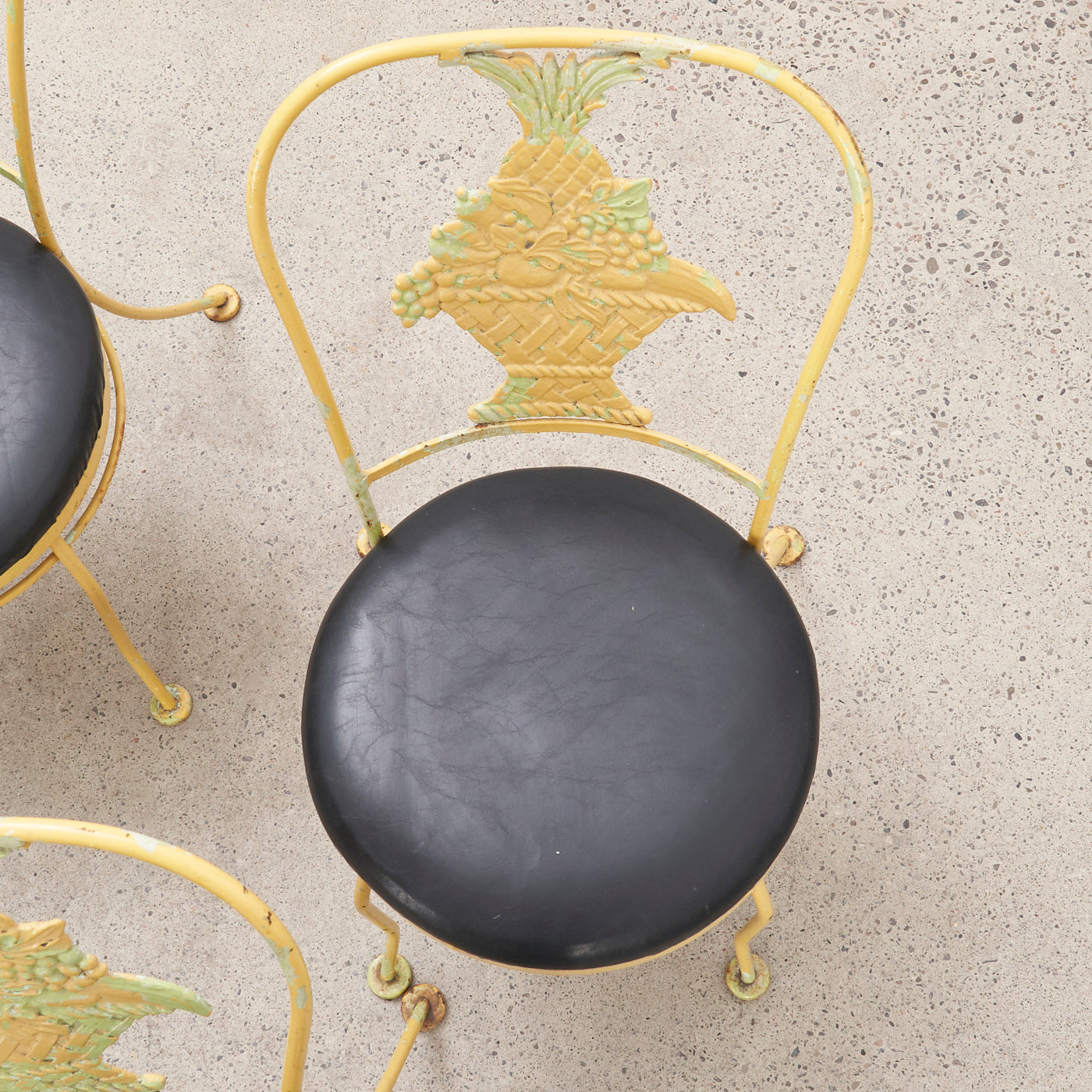 Wrought Iron Patio Set w/ Fruit Bowl Motif