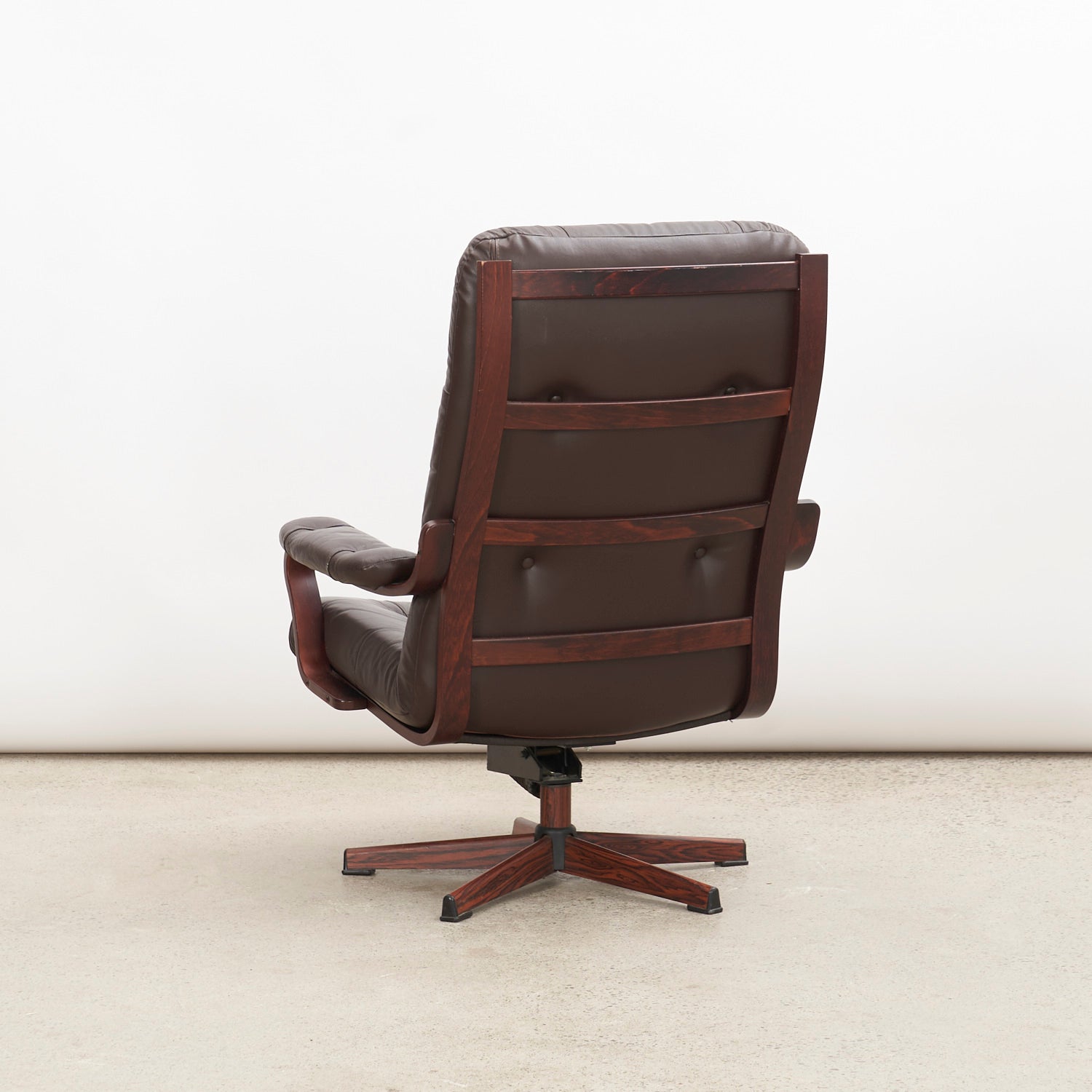 Vintage Leather Lounge Chair