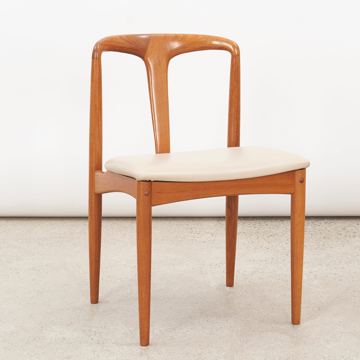 Set of 6 Teak & Leather 'Juliane' Chairs by Johannes Andersen for Uldum Møbelfabrik, Denmark