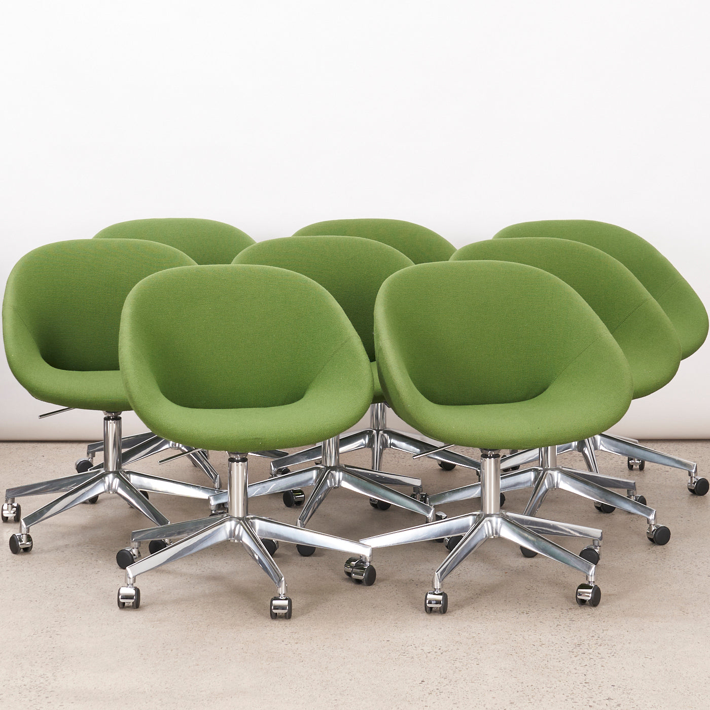 'Beso' Swivel Lounge Chair by Artifort