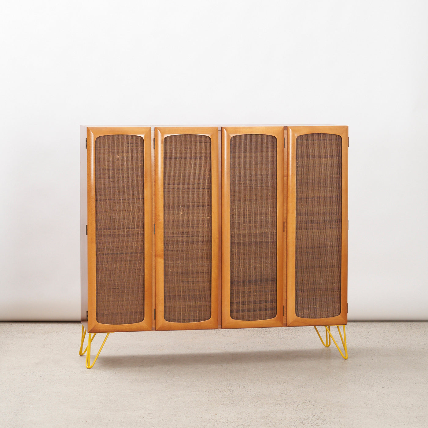 Walnut Hutch, Sweden