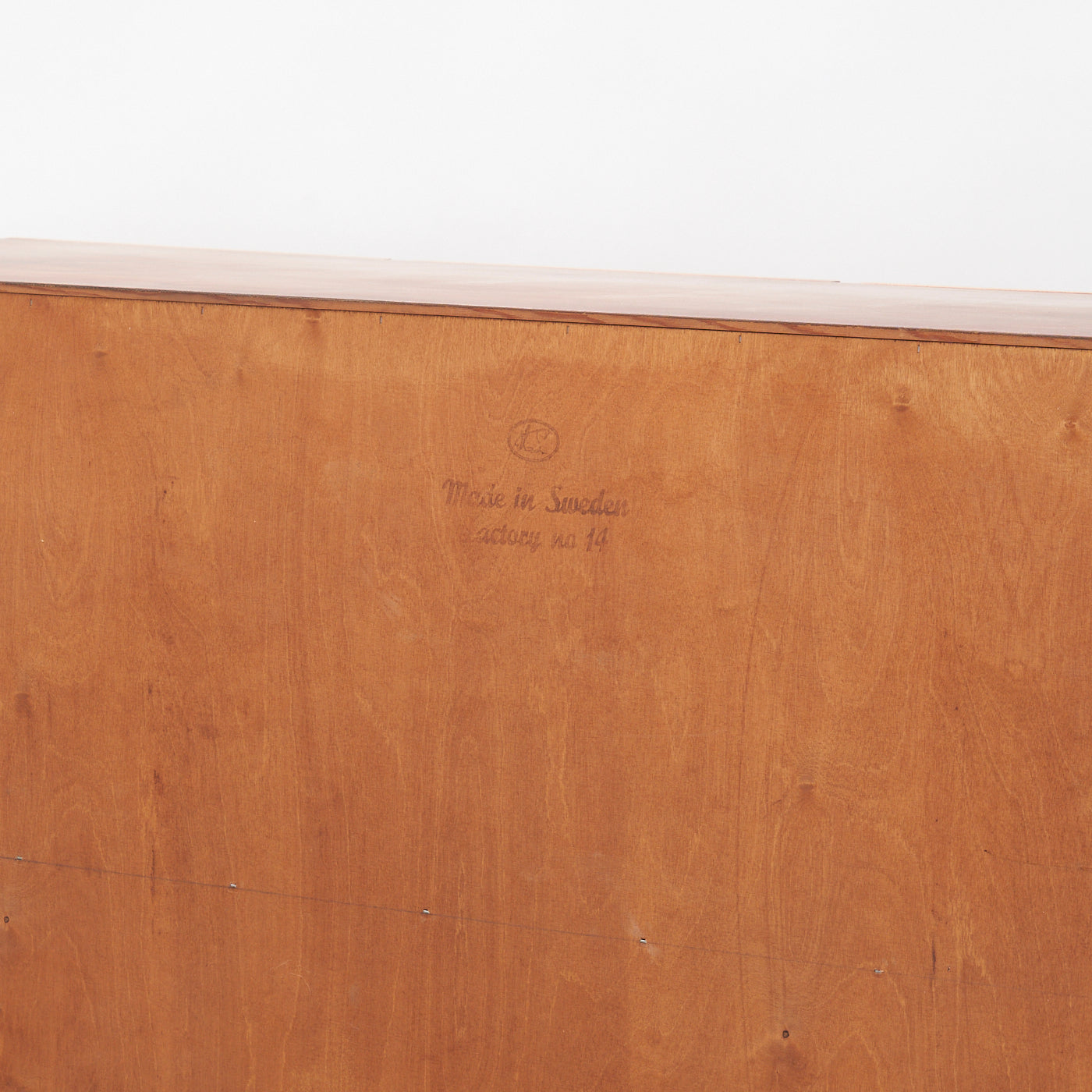 Walnut Hutch, Sweden
