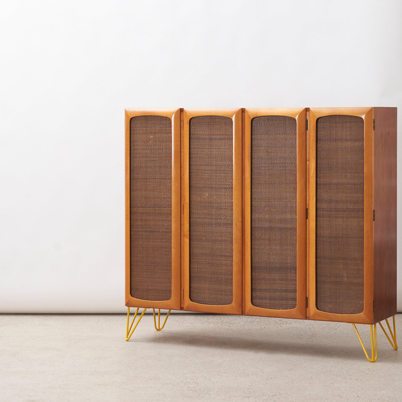Walnut Hutch, Sweden