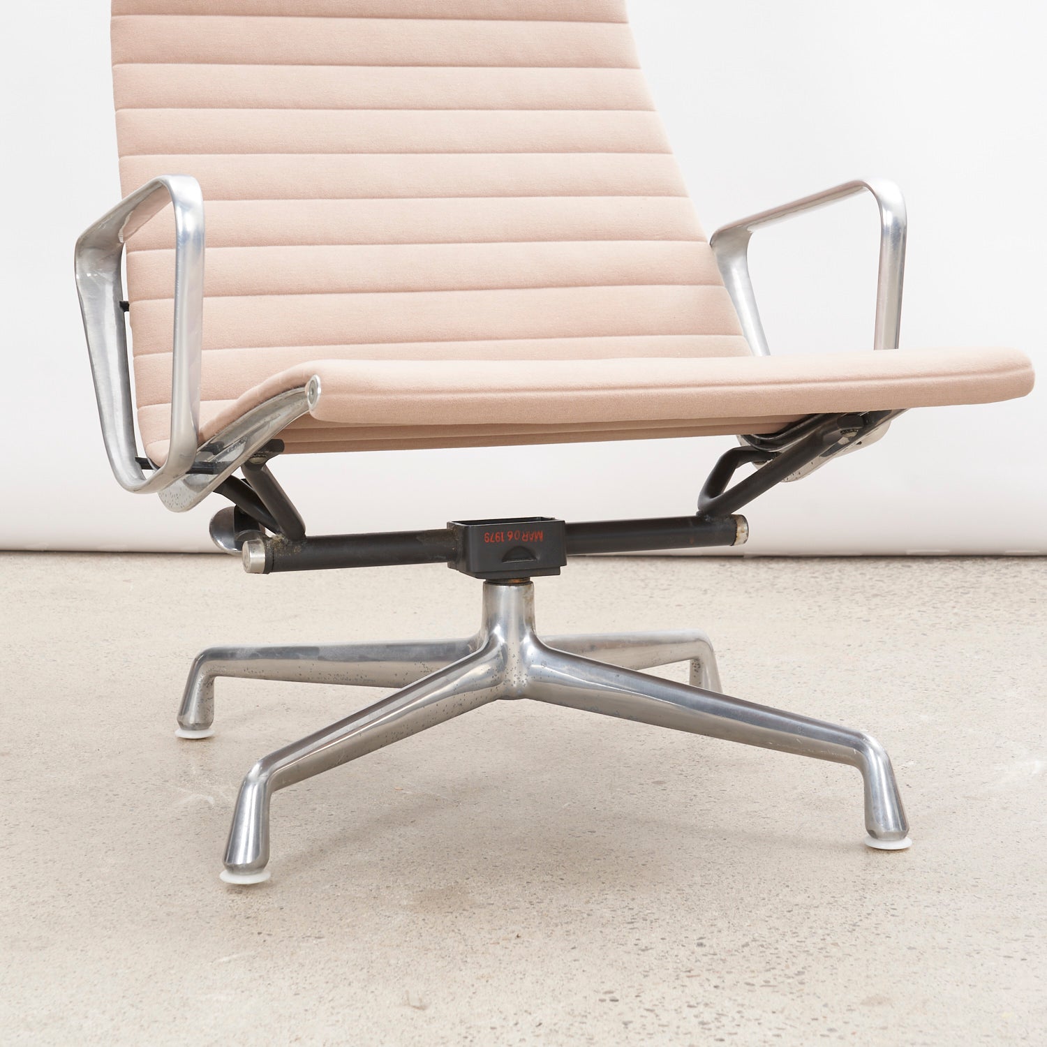 '70s era Eames Aluminum Group Lounge Chair w/ Tilt & Ottoman for Herman Miller
