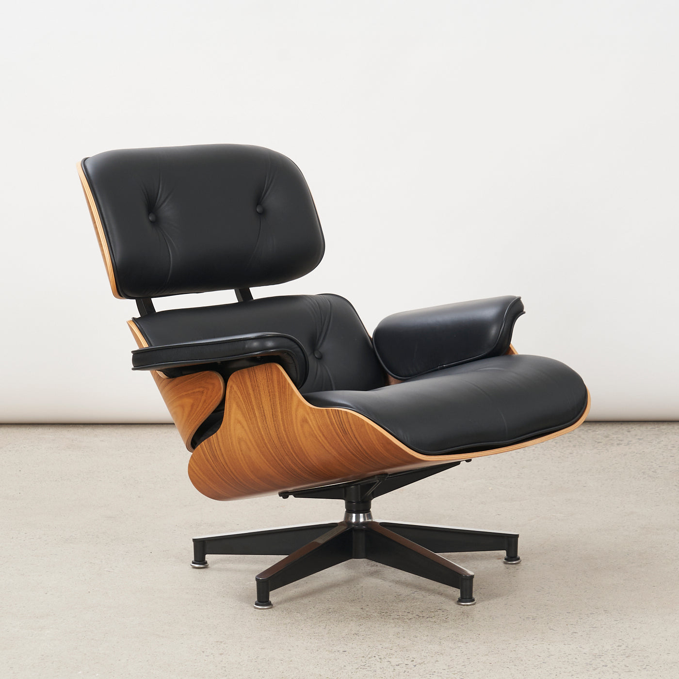 Eames Walnut & Black Leather Lounge Chair & Ottoman for Herman Miller