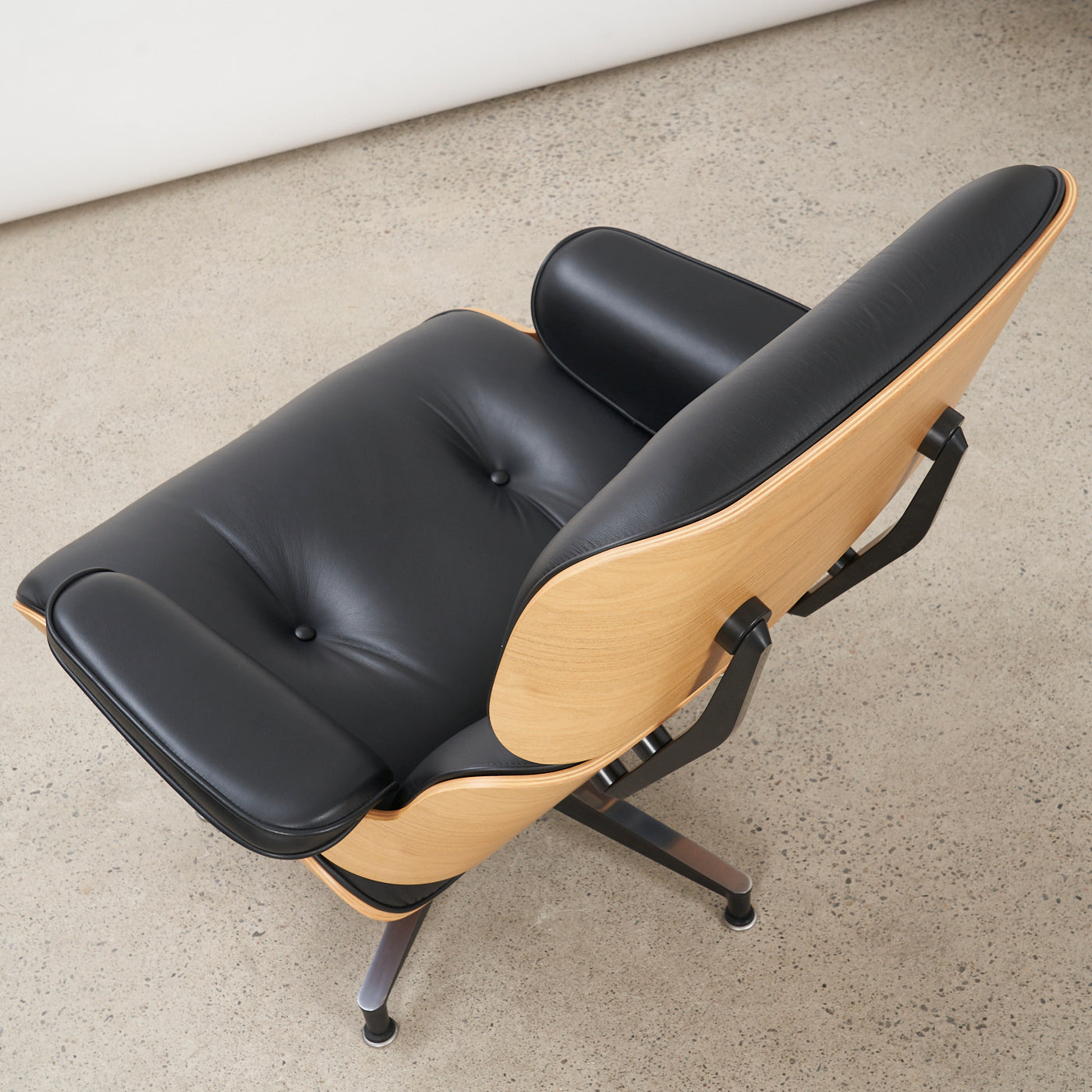 Eames Walnut & Black Leather Lounge Chair & Ottoman for Herman Miller