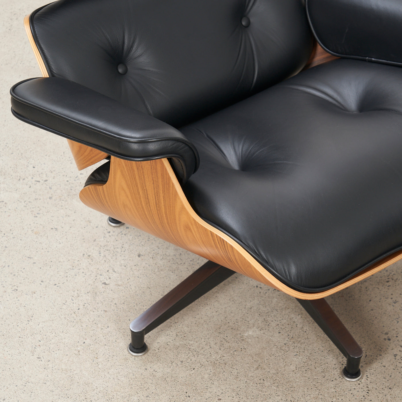 Eames Walnut & Black Leather Lounge Chair & Ottoman for Herman Miller