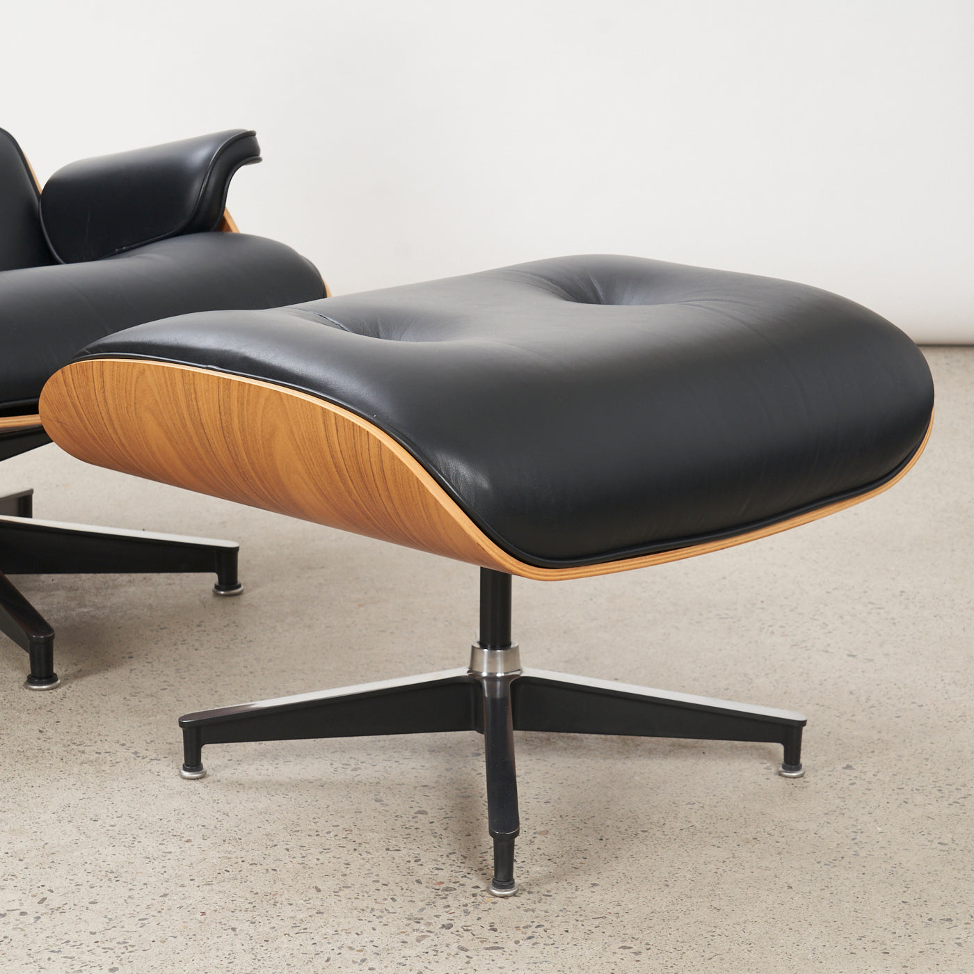 Eames Walnut & Black Leather Lounge Chair & Ottoman for Herman Miller