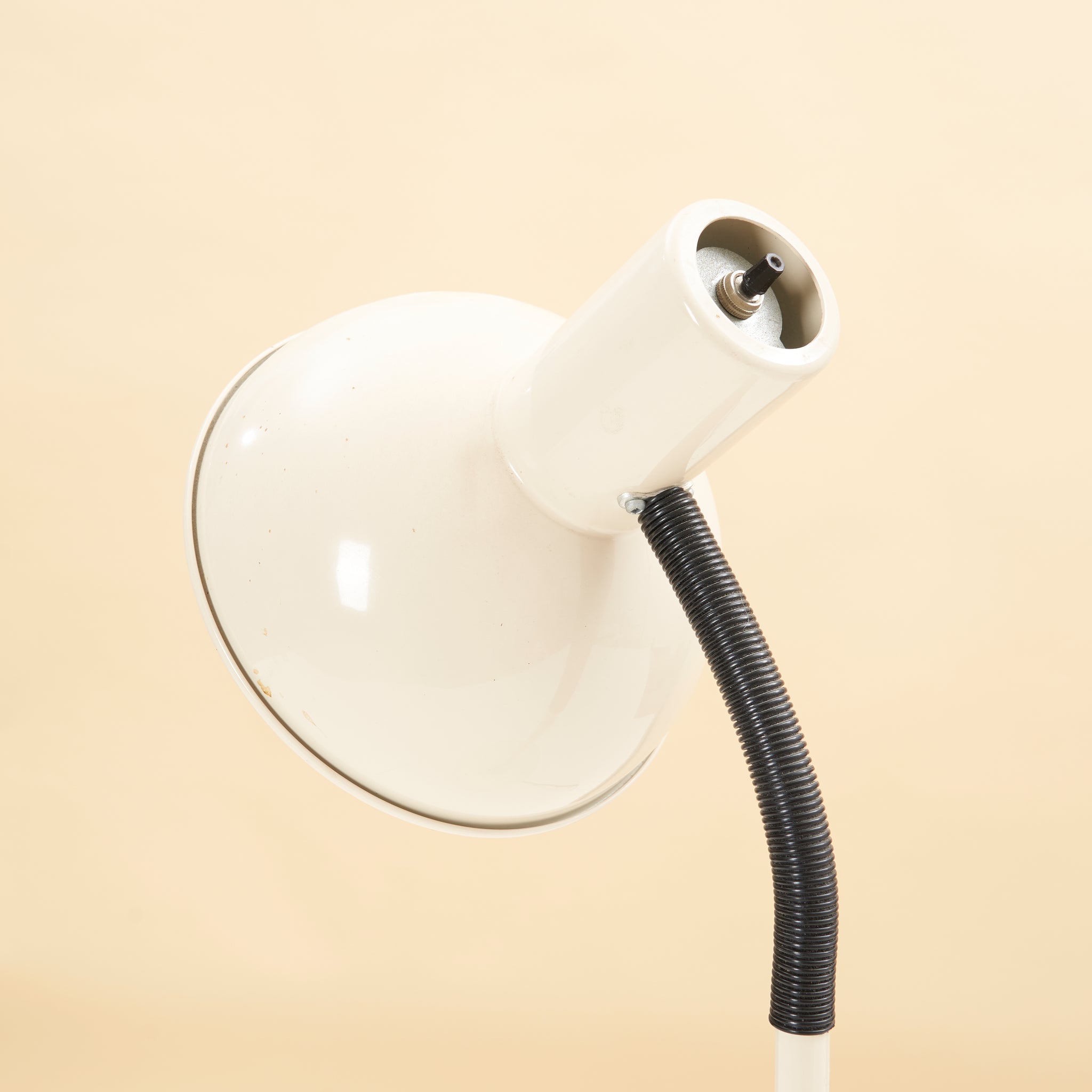 Cream Gooseneck Lamp by Lyskaer