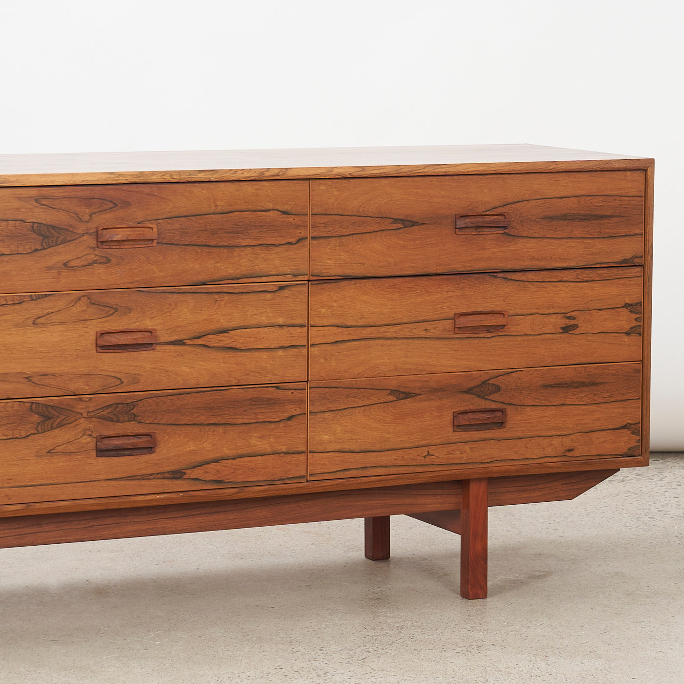 Rosewood 9 Drawer Dresser