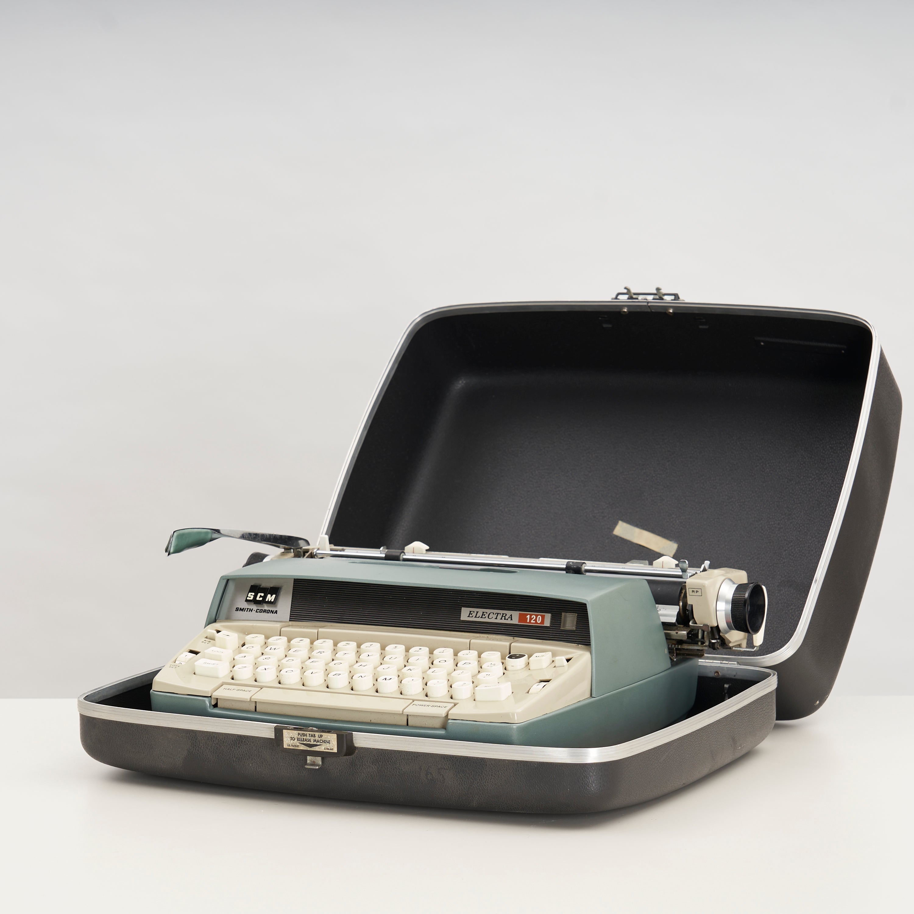 Vintage Electric Typewriter – Guff Furniture